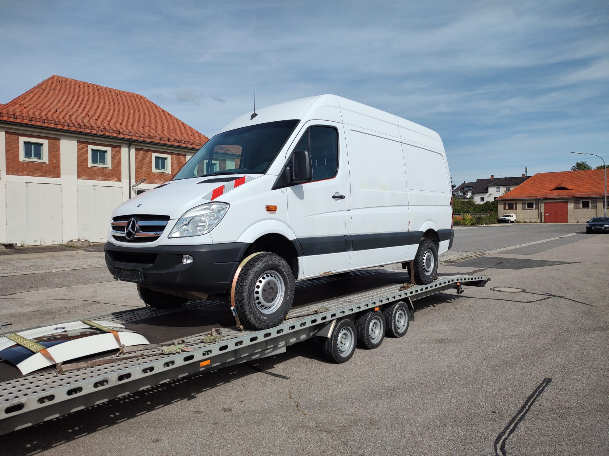 Transport busa na lawecie firma z radomia